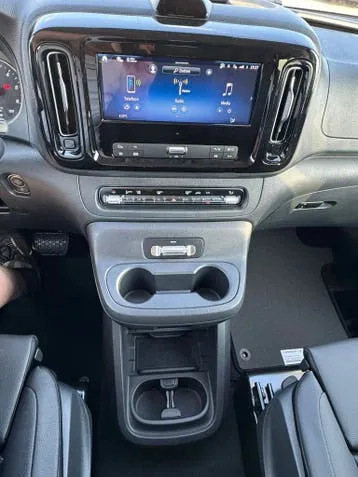 Mercedes-Benz Vito 2026 photo 3