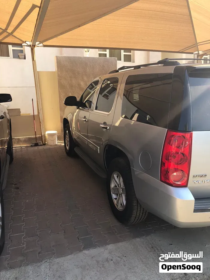 GMC Yukon 2012 photo 3