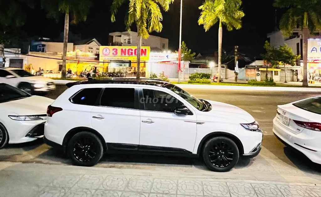 Mitsubishi Outlander 2019 photo 2