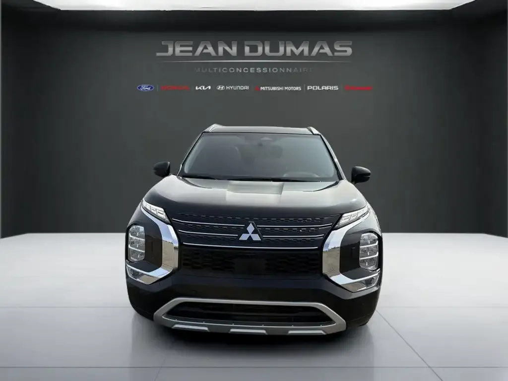Mitsubishi Outlander 2023 photo 2