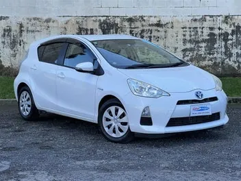 Toyota Aqua 2012 photo 3