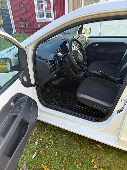 Volkswagen Up 2014 photo 4