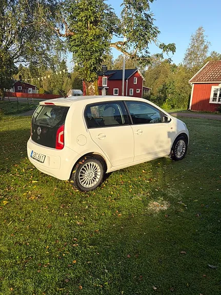 Volkswagen Up 2014 photo 3