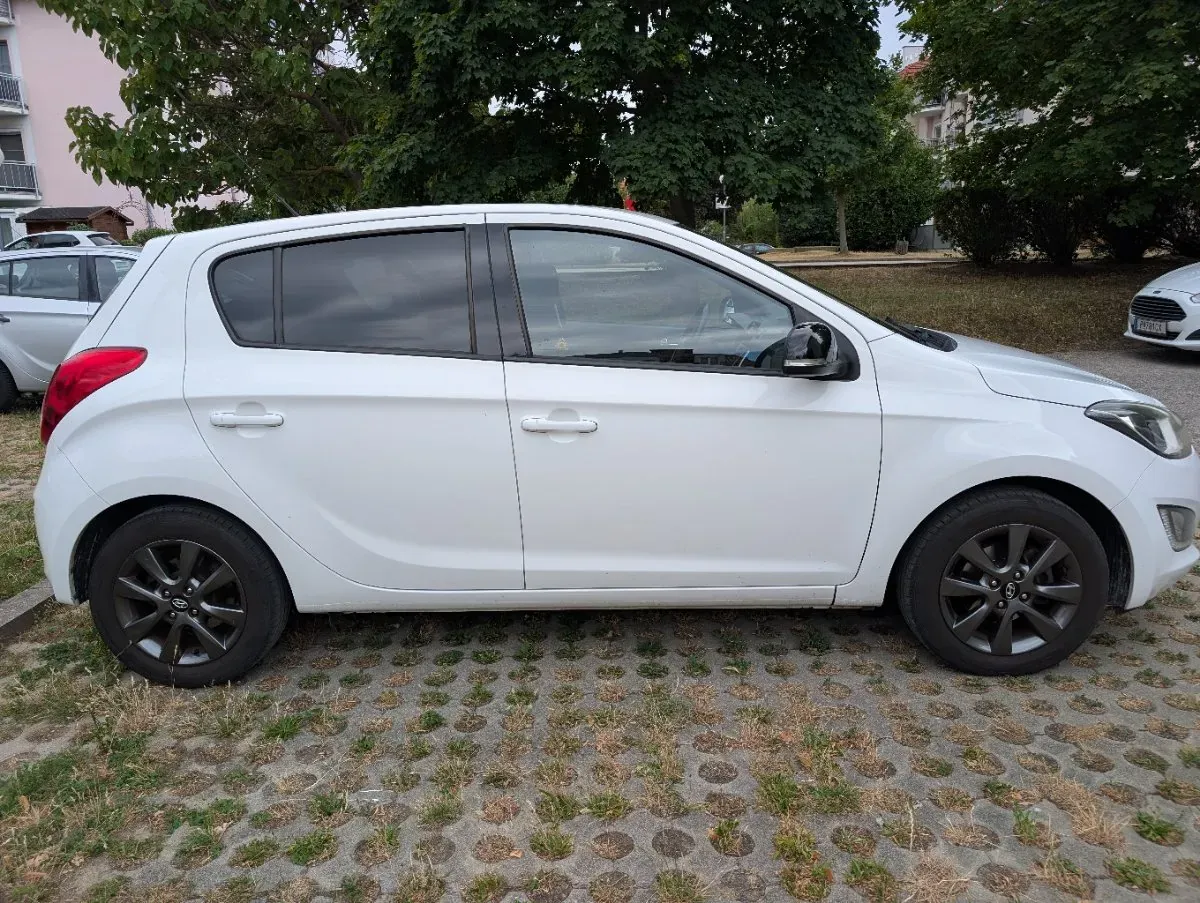 Hyundai I20 2014 photo 2