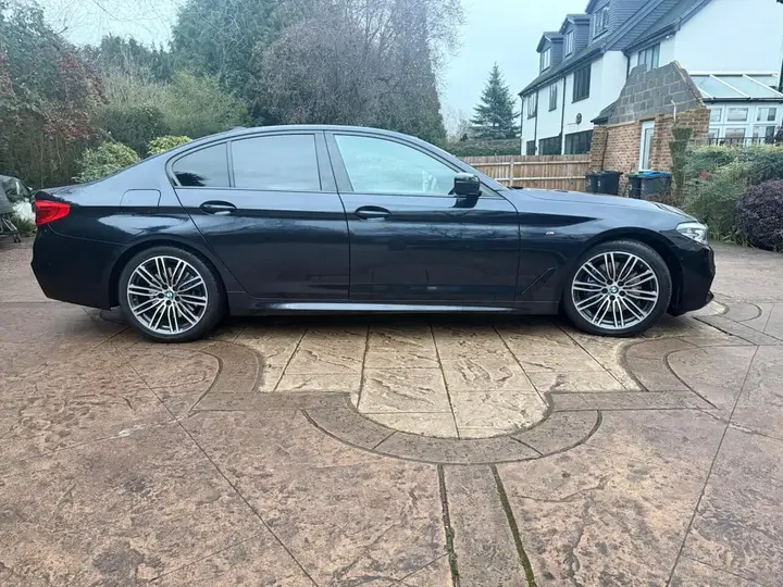 BMW 5 Series 2018 photo 4