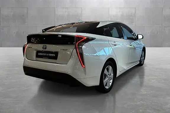 Toyota Prius 2017 photo 5