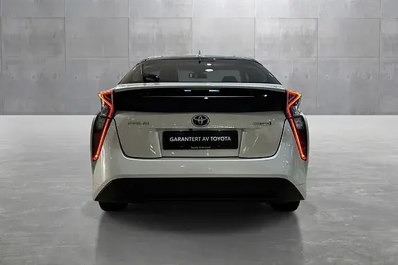 Toyota Prius 2017 photo 4