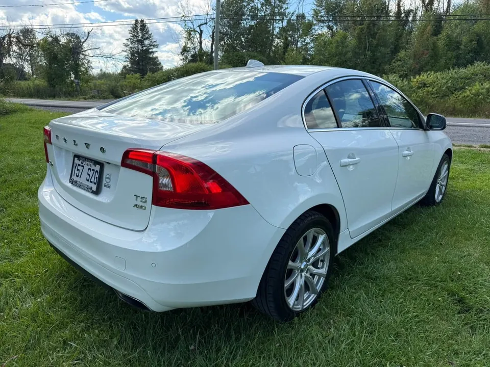 Volvo S60 2015 photo 4