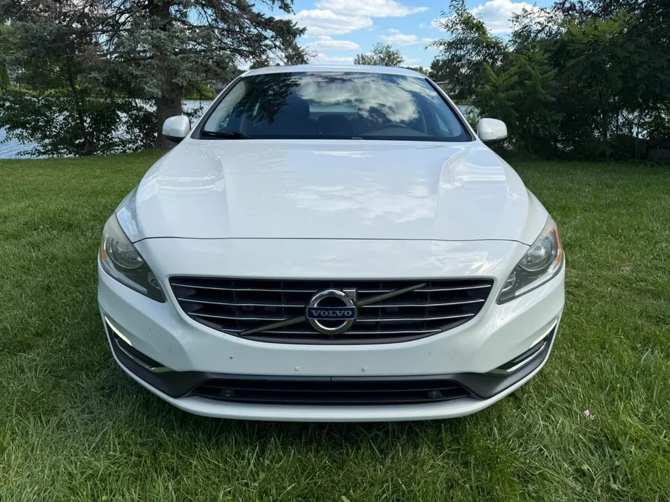 Volvo S60 2015 photo 2