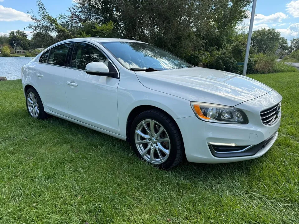 Volvo S60 2015 photo 3