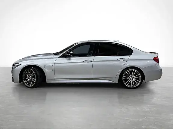BMW 330E 2017 photo 3