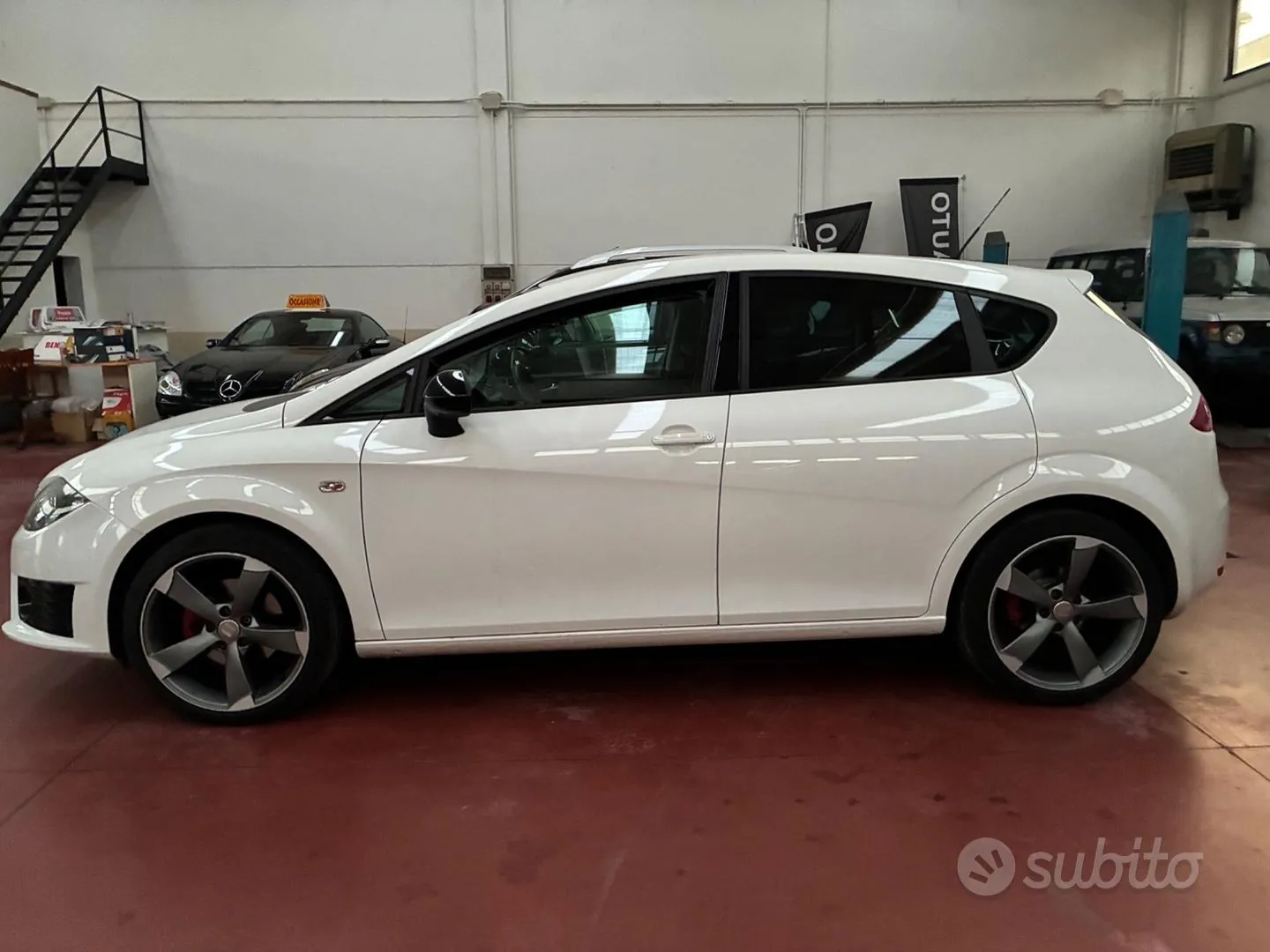 Seat Leon 2011 photo 3