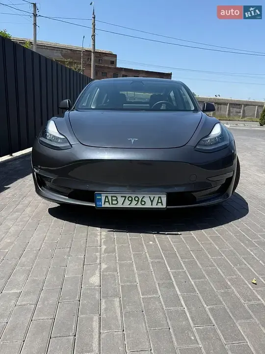 Tesla Model 3 2020 photo 2