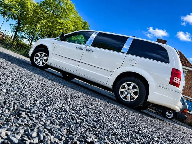 Chrysler Grand Voyager 2008 photo 2