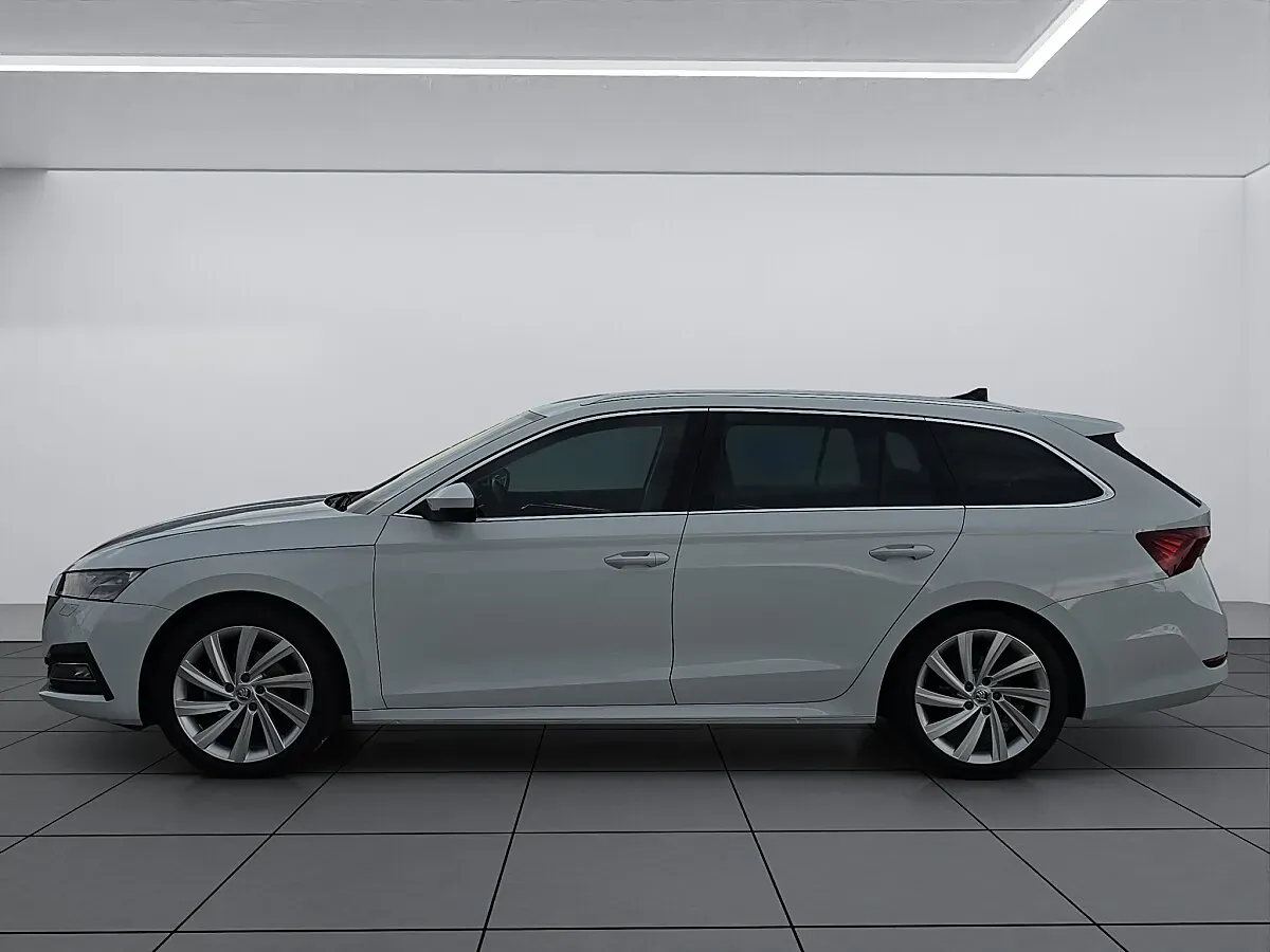 Skoda Octavia 2023 photo 2