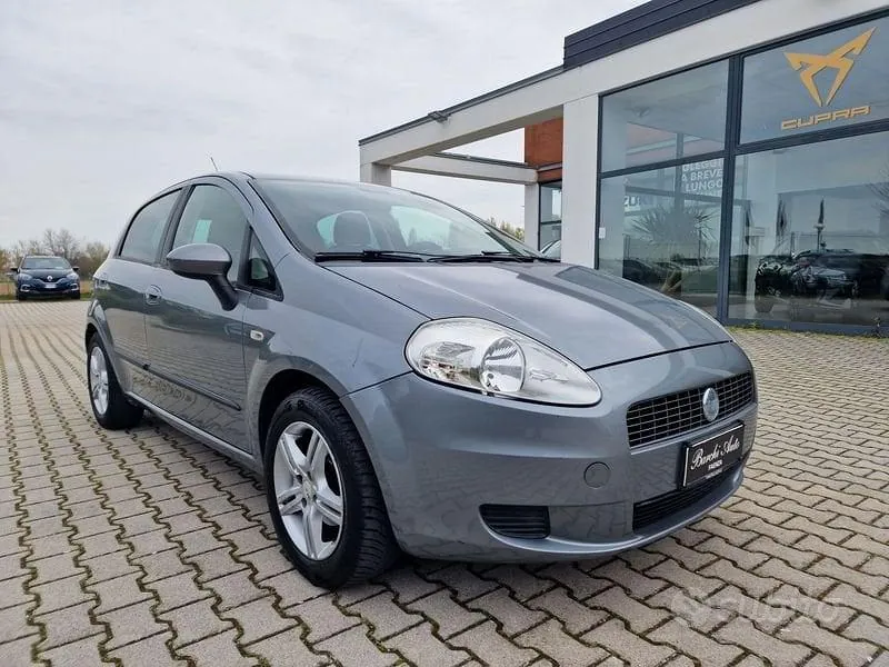 Fiat Grande Punto 2006 photo 3