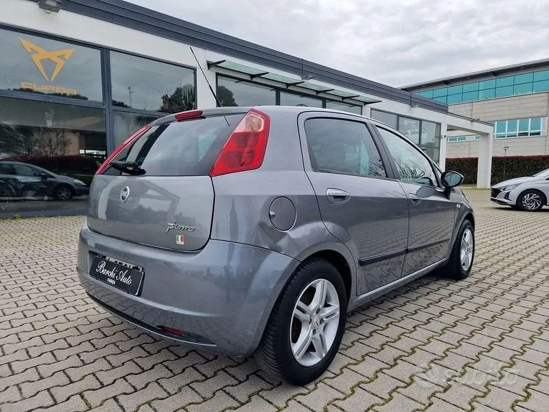 Fiat Grande Punto 2006 photo 5