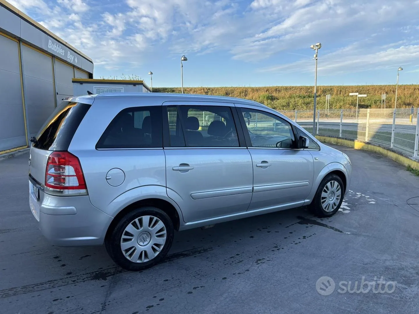Opel Zafira 2011 photo 2