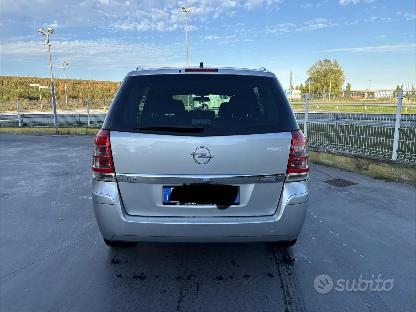 Opel Zafira 2011 photo 3