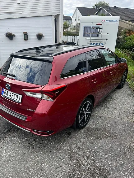 Toyota Auris 2018 photo 2