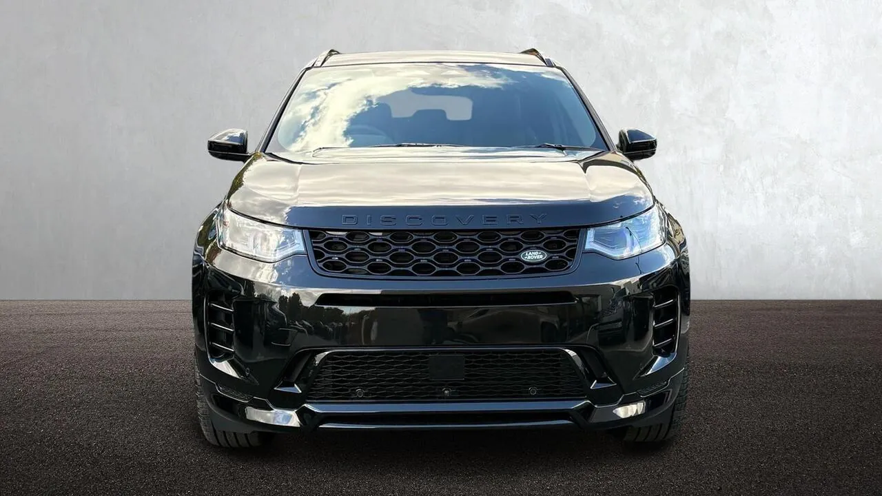 Land Rover Discovery Sport photo 2