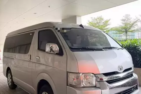 Toyota Hiace Gl Grandia 2018 photo 2