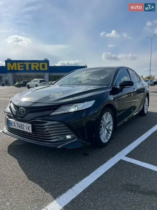 Toyota Camry 2020 photo 2
