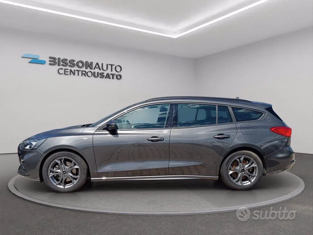 Ford Focus 2021 photo 2
