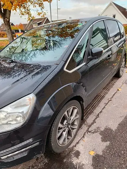 Ford S-Max 2010 photo 4