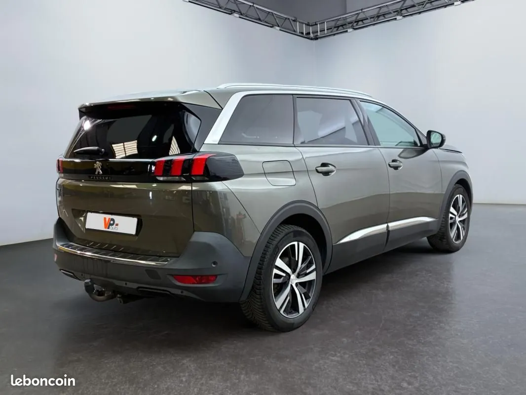 Peugeot 5008 2020 photo 2