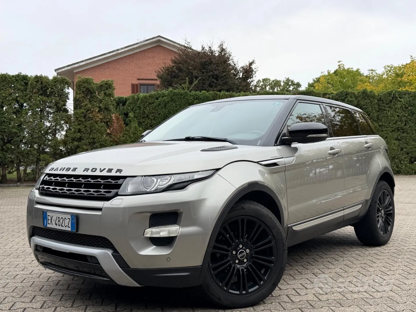 Land Rover Range Rover Evoque 2011 photo 3