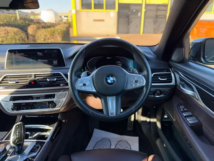 BMW 7 Series 2019 photo 4