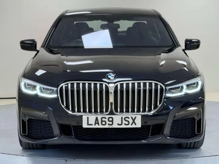 BMW 7 Series 2019 photo 2