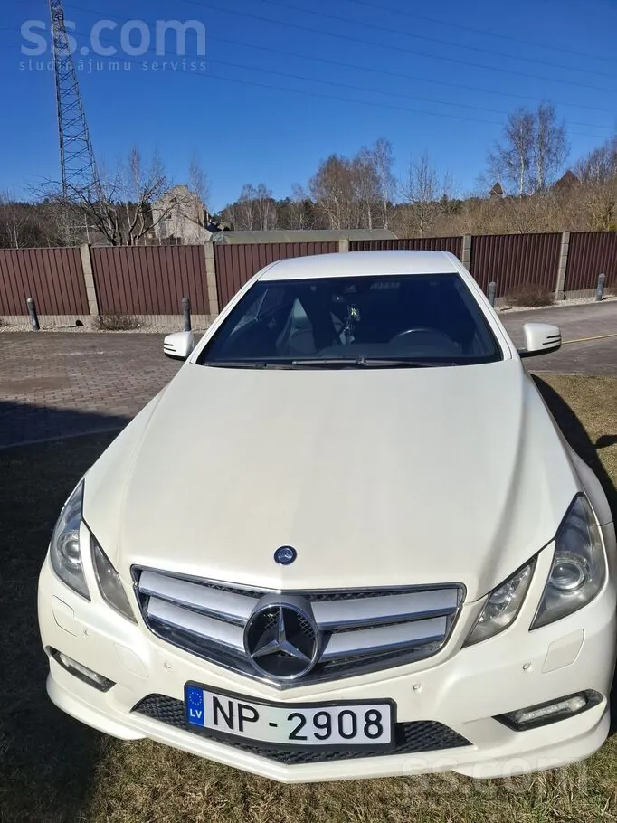 Mercedes-Benz E350 2010 photo 2
