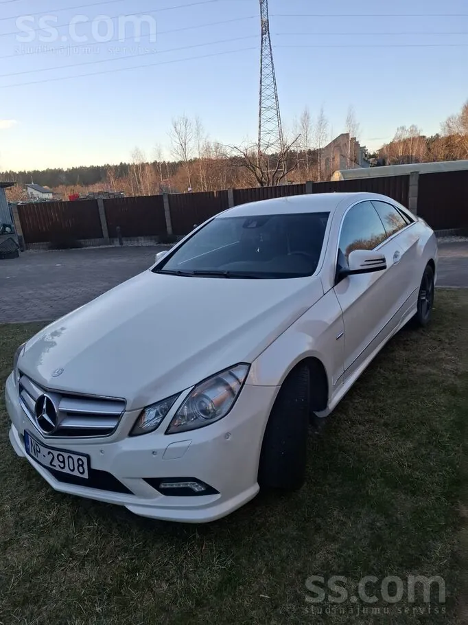 Mercedes-Benz E350 2010 photo 3