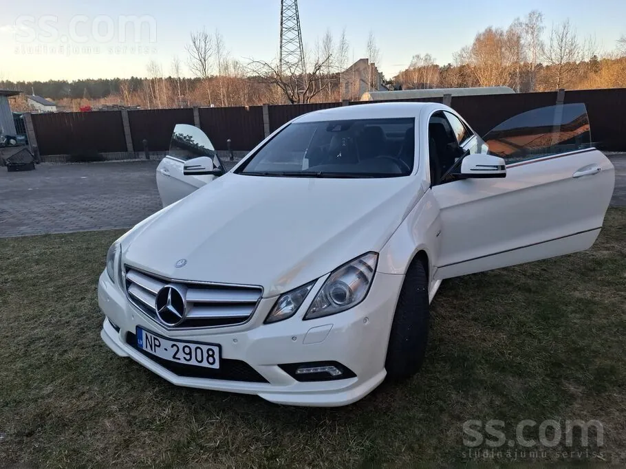 Mercedes-Benz E350 2010 photo 4