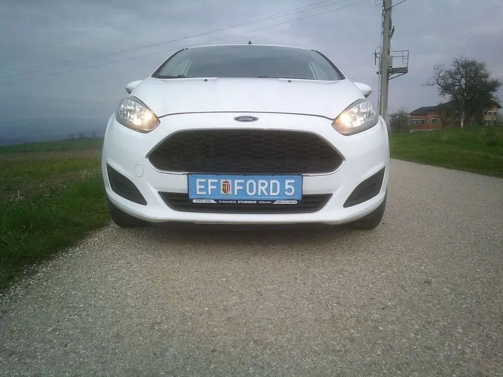 Ford Fiesta 2017 photo 2