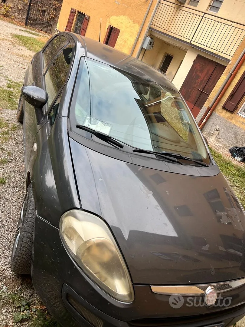Fiat Punto 2011 photo 4