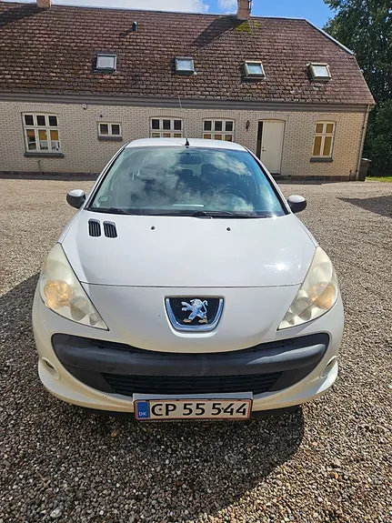 Peugeot 206 2009 photo 2