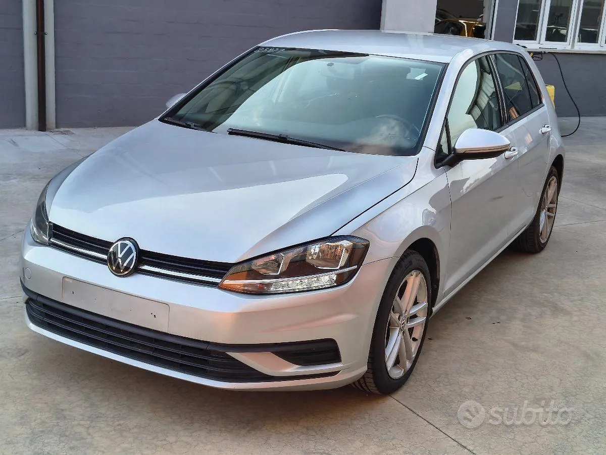 Volkswagen Golf 2018 photo 2