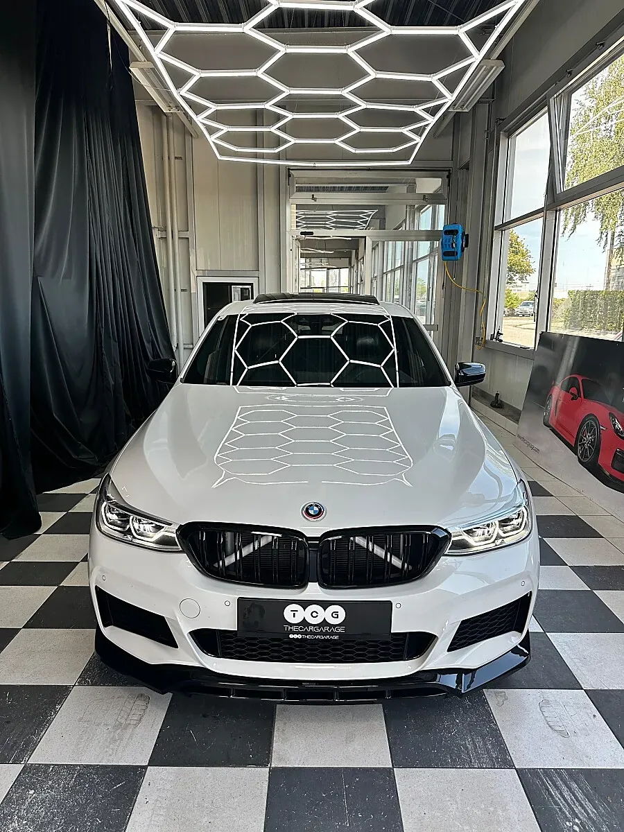 BMW 6 Series 2019 photo 2