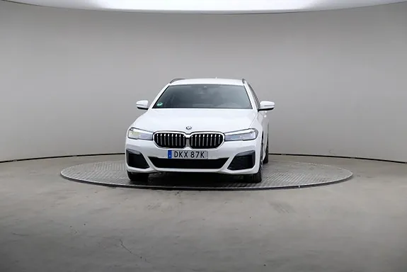 BMW 530E 2023 photo 3
