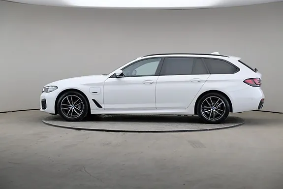 BMW 530E 2023 photo 4