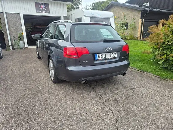 Audi A4 2005 photo 2
