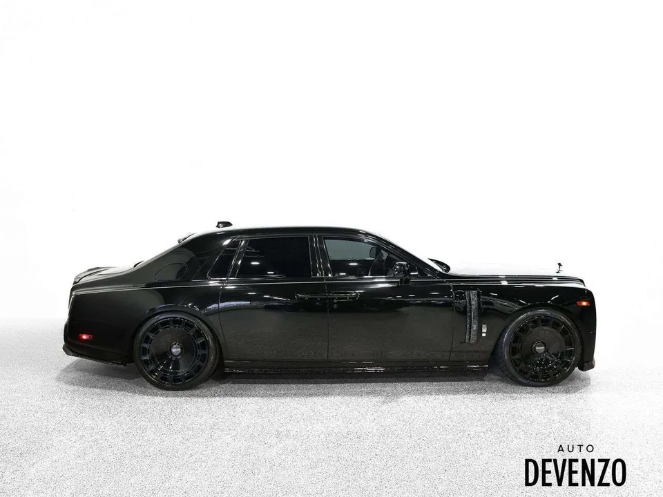 Rolls-Royce Phantom 2023 photo 2