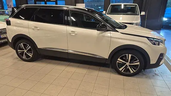 Peugeot 5008 2018 photo 5