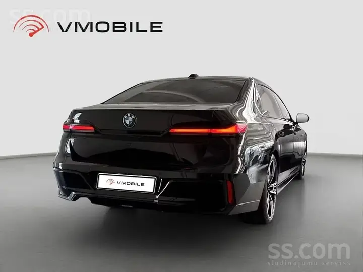 BMW I7 2022 photo 2