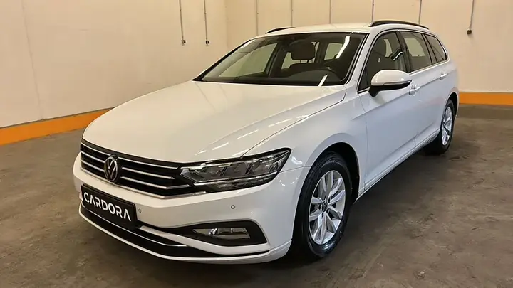 Volkswagen Passat 2023 photo 2