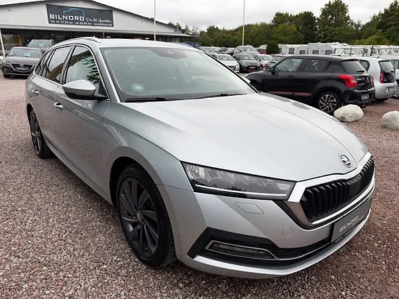 Skoda Octavia 2022 photo 2