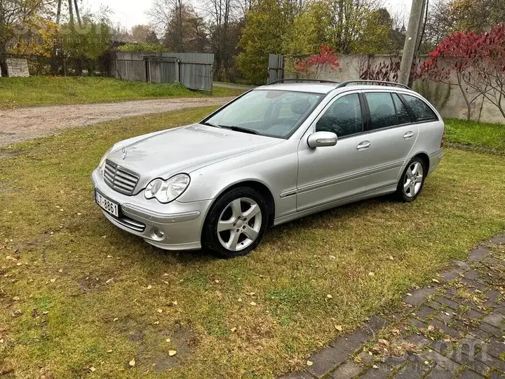 Mercedes-Benz C220 2006 photo 3